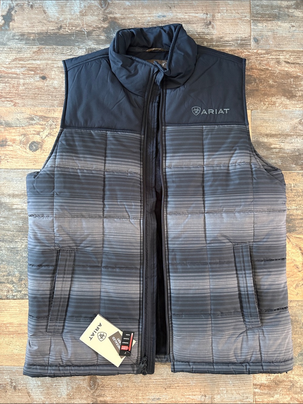 Ariat Men's Black and Gray Quilted Gradient Puffer Vest